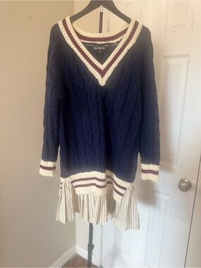 En Saison Navy Cable-Knit V-Neck Sweater with Cream & Burgundy Trim